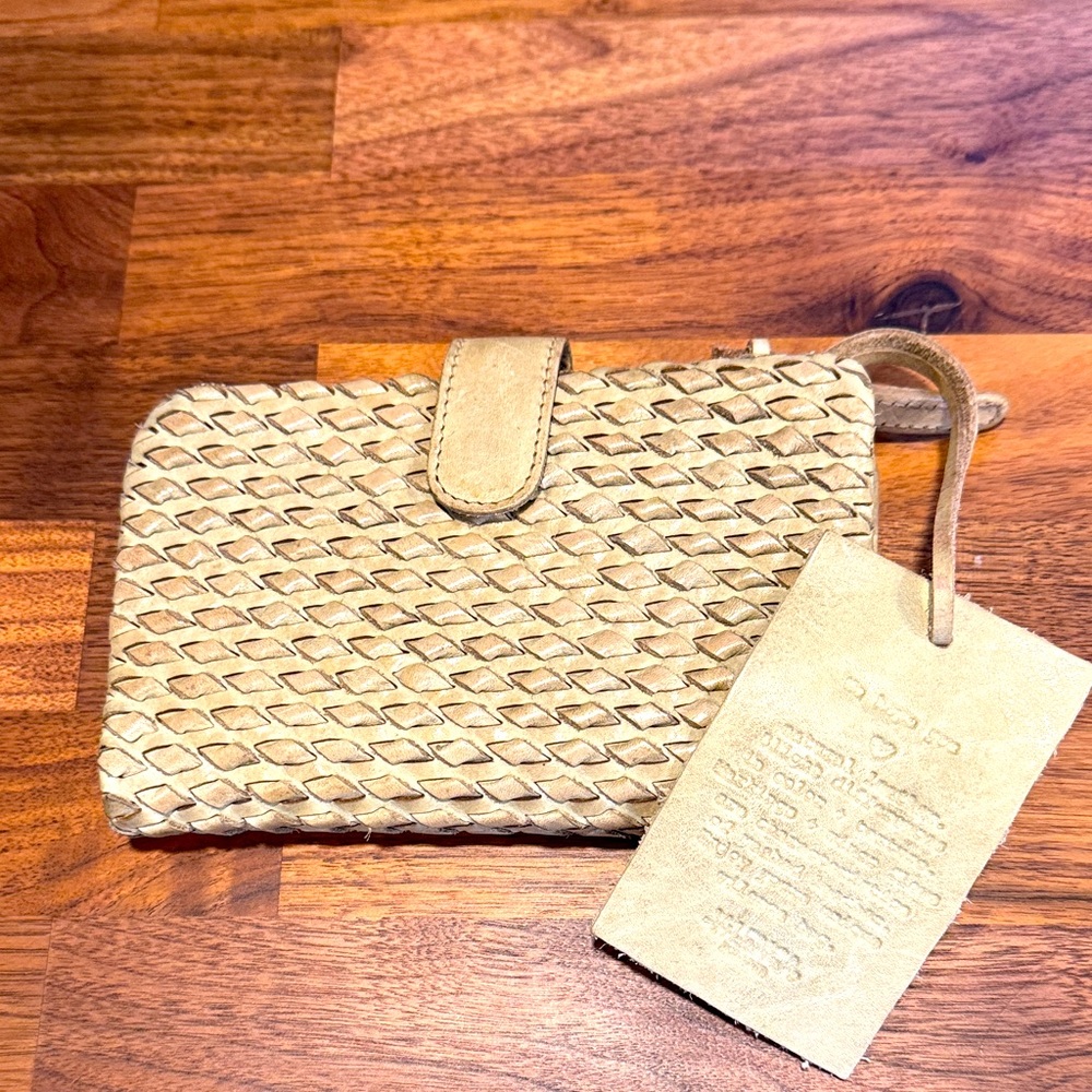 Vilenca Holland Woven Tan Wallet